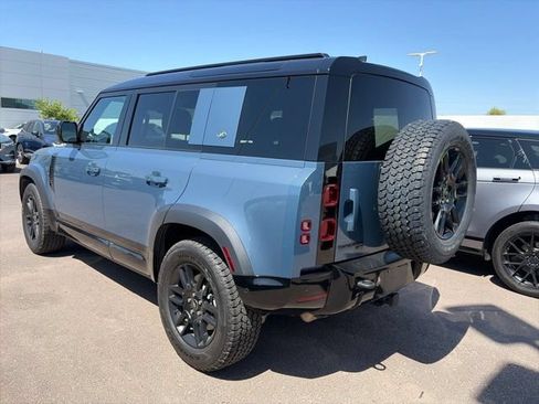 Used 2022 Land Rover Defender 110 X-Dynamic SE AWD/4WD image 2