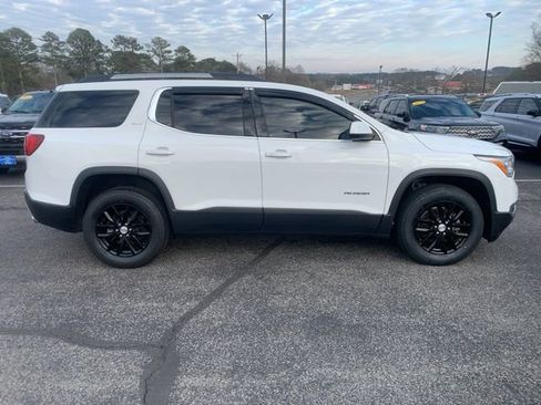 Used 2018 GMC Acadia SLT image 2