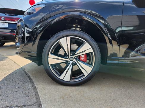 New 2026 Audi SQ5 Prestige AWD/4WD image 19