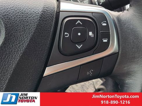 Used 2016 Toyota Camry SE FWD image 30