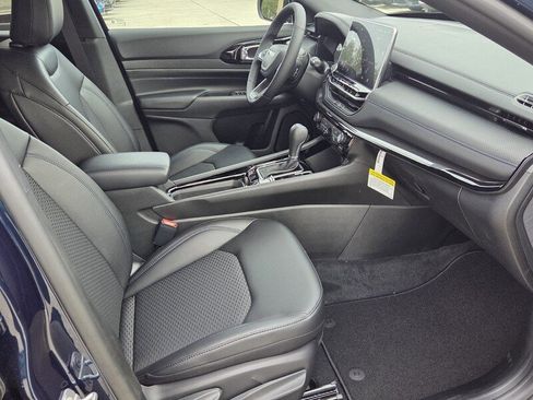 New 2026 Jeep Compass Latitude image 15