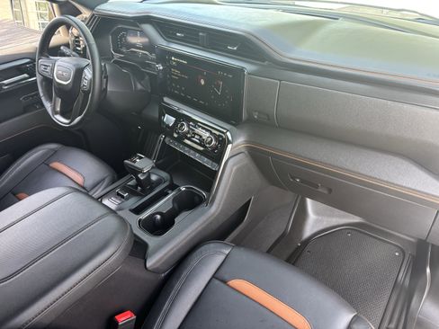 Used 2024 GMC Sierra 1500 AT4 w/ Technology Package image 11
