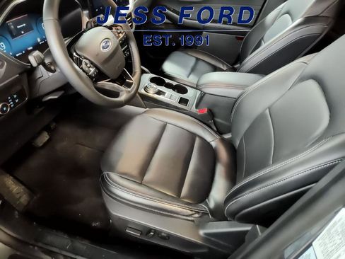 Used 2025 Ford Escape Platinum image 5