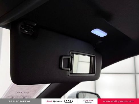 Used 2025 Audi Q3 2.0T Premium w/ Convenience Package AWD/4WD image 33