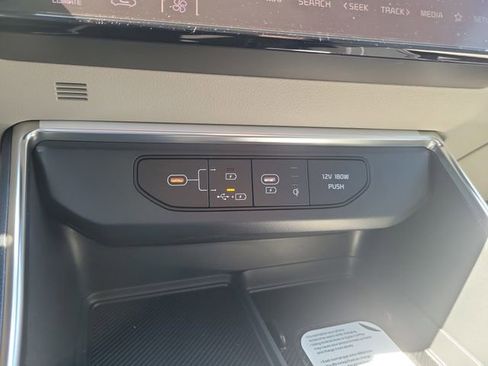 New 2026 Kia Carnival SX Prestige FWD image 24