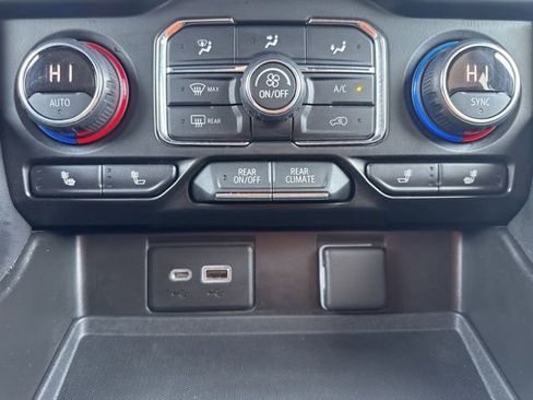 Used 2021 Chevrolet Tahoe LT w/ Luxury Package image 25