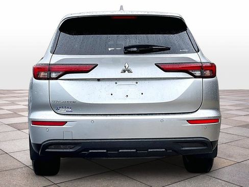 Used 2022 Mitsubishi Outlander ES AWD/4WD image 4
