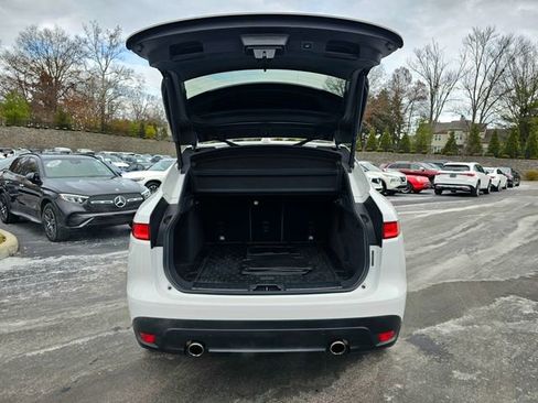 Used 2017 Jaguar F-PACE Prestige image 10