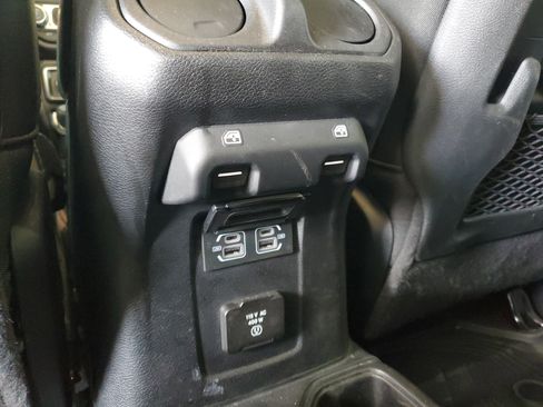Used 2021 Jeep Gladiator Rubicon w/ Safety Group AWD/4WD image 13