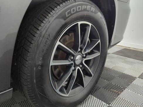 Used 2017 Dodge Grand Caravan GT FWD image 37