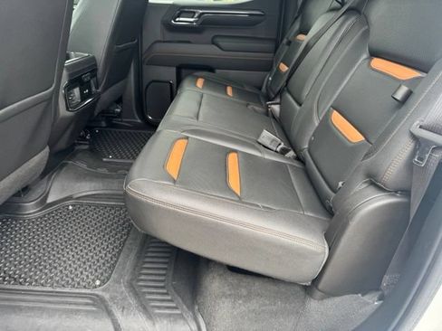 Used 2023 GMC Sierra 1500 AT4 w/ AT4 Preferred Package AWD/4WD image 8
