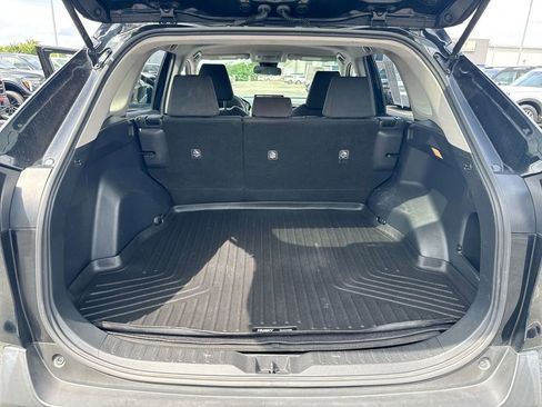 Used 2019 Toyota RAV4 LE AWD/4WD image 23