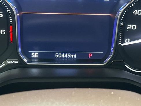 Used 2021 GMC Yukon Denali w/ Denali Premium Package image 34