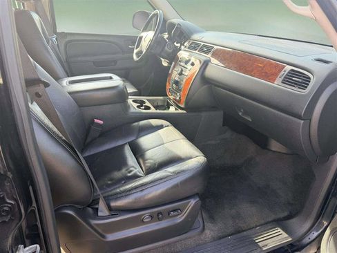Used 2012 Chevrolet Suburban LT w/ Luxury Package image 22