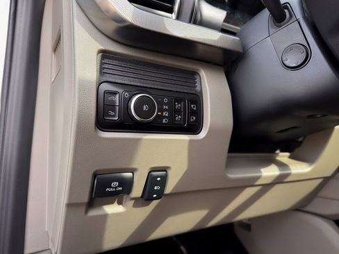 New 2026 Ford F350 Platinum w/ Platinum Plus Package image 40