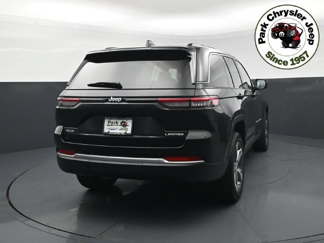 New 2026 Jeep Grand Cherokee Limited w/ Trailer Tow Package AWD/4WD image 5