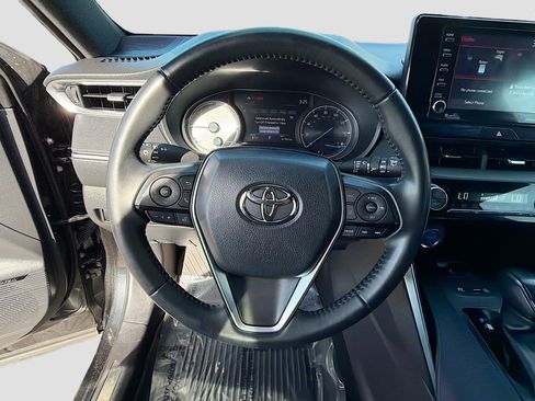 Used 2022 Toyota Venza XLE image 34