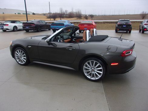 Used 2019 FIAT 124 Spider Lusso w/ Convenience Group image 10