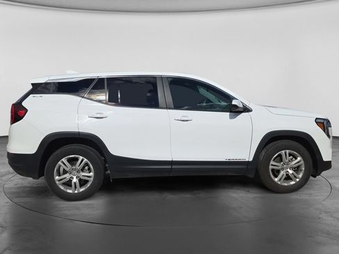 Used 2024 GMC Terrain SLE FWD image 10