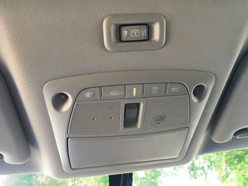 Used 2019 Nissan Pathfinder SL AWD/4WD image 15
