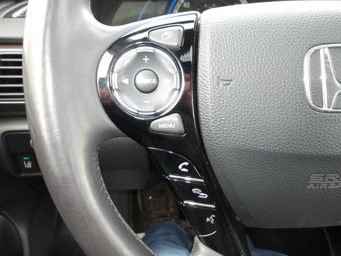 Used 2017 Honda Accord EX-L image 21