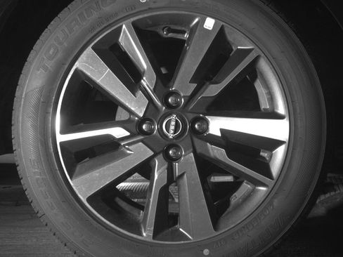Used 2025 Nissan Versa SV FWD image 12