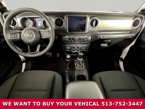Used 2023 Jeep Gladiator Sport AWD/4WD image 7