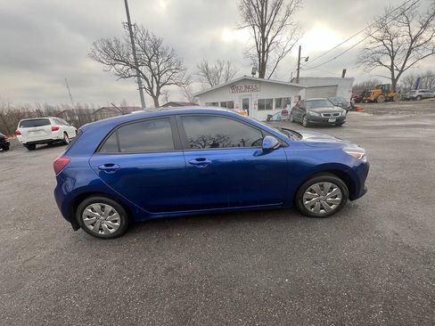 Used 2018 Kia Rio S FWD image 4