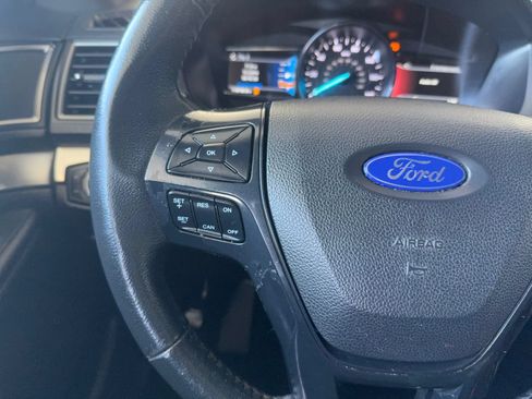 Used 2018 Ford Explorer XLT w/ Equipment Group 201A AWD/4WD image 33