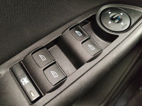 Used 2018 Ford Focus SE image 27