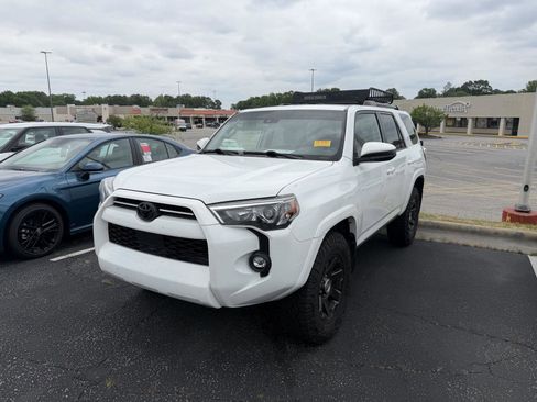 Used 2021 Toyota 4Runner Trail Special Edition AWD/4WD image 3