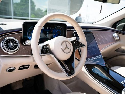 Used 2023 Mercedes-Benz EQS 450+ SUV image 32