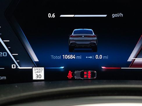 Used 2024 BMW X6 M60i w/ Dynamic Handling Package image 25