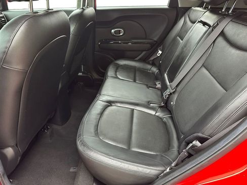Used 2016 Kia Soul ! w/ Premium Package FWD image 13