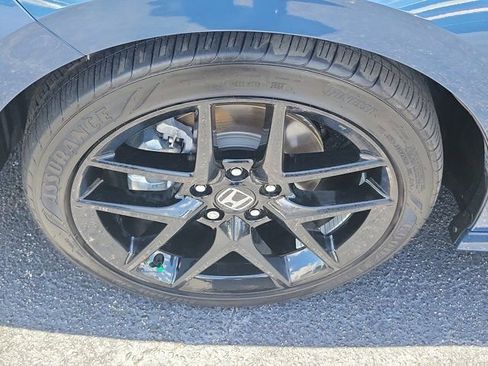 Used 2025 Honda Civic Sport image 11