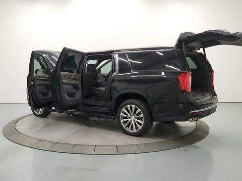 Used 2022 GMC Yukon XL Denali RWD image 13