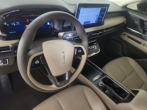 Used 2024 Lincoln Corsair FWD image 17