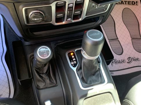 Used 2020 Jeep Gladiator Sport w/ Quick Order Package 24S AWD/4WD image 27