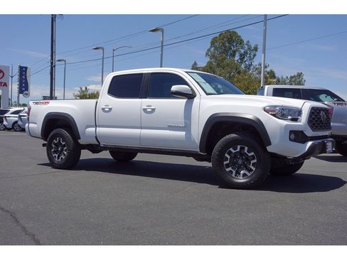 Certified 2023 Toyota Tacoma TRD Off-Road w/ Advanced Technology Package AWD/4WD image 5