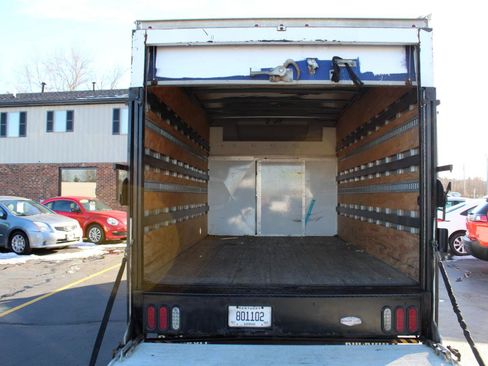 Used 2017 Ford Transit 350 156 DRW w/ Exterior Upgrade Package RWD image 13
