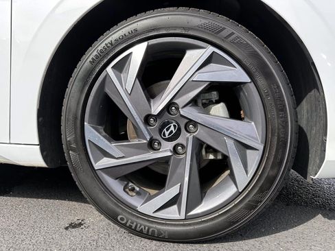 Used 2025 Hyundai Elantra Sport FWD image 6