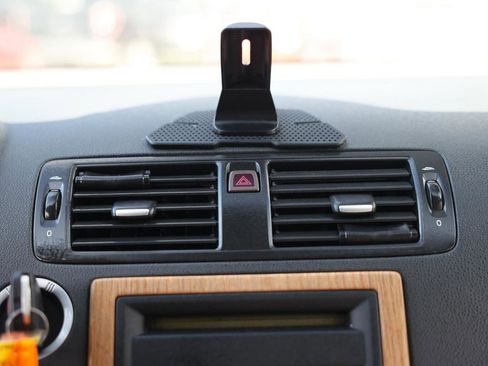 Used 2008 Volvo C70 T5 image 35