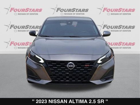 Used 2023 Nissan Altima 2.5 SR FWD image 9