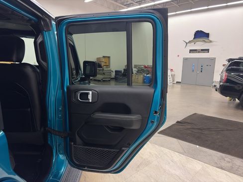 Used 2020 Jeep Wrangler Unlimited Sahara w/ Uconnect 4C Nav & Sound Group image 16