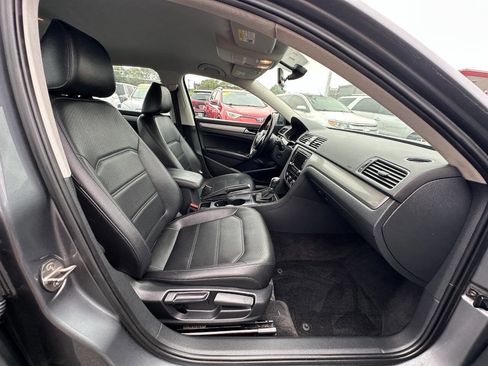 Used 2015 Volkswagen Passat 1.8T Limited Edition image 27