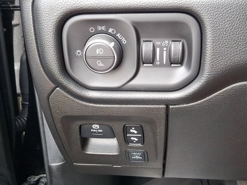 Used 2019 RAM 1500 Big Horn AWD/4WD image 23