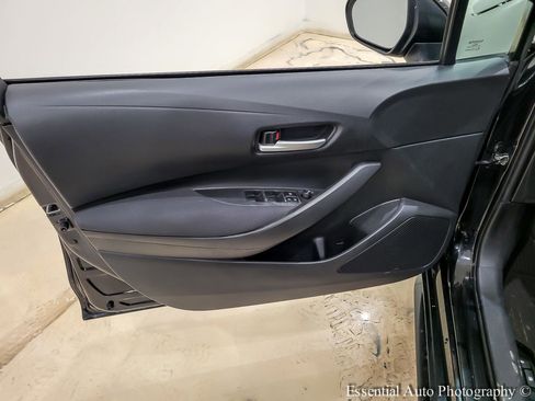 Used 2021 Toyota Corolla LE image 23