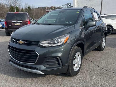 Used 2018 Chevrolet Trax LT w/ LT Convenience Package image 1