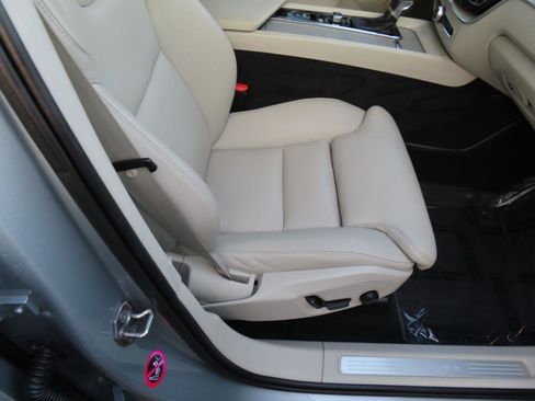 Used 2018 Volvo XC60 T6 Inscription w/ Convenience Package image 14