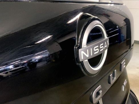 Used 2025 Nissan Rogue SV AWD/4WD image 29